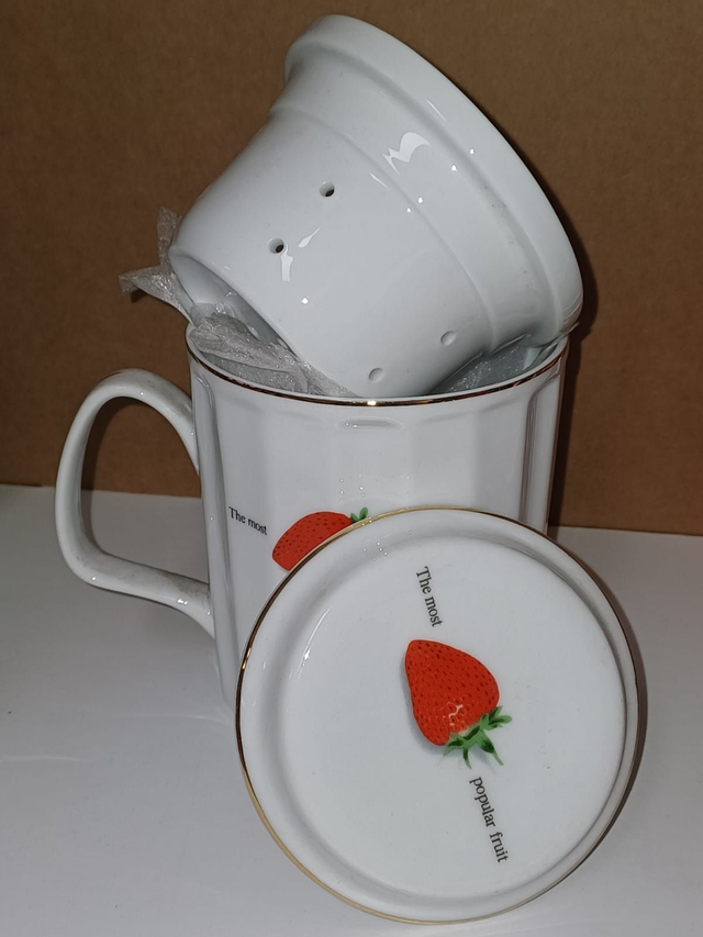 TISANIERA FANTASIA FRAGOLA O MELA IN CERAMICA