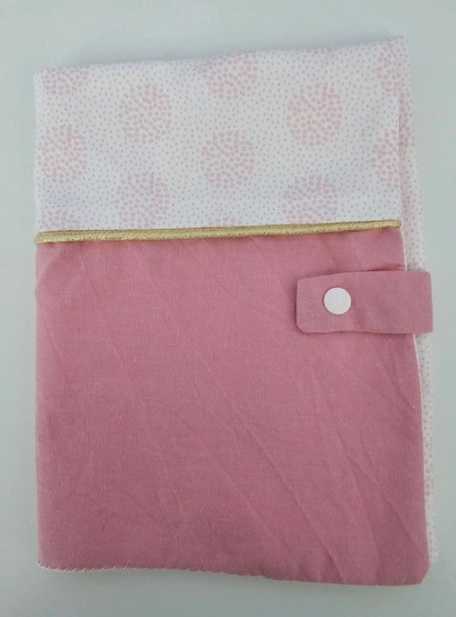 Housse de carnet de santé personnalisé avec prénom coloris rose 2 tons