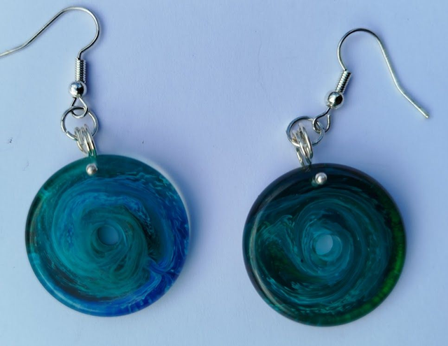 Boucles d'oreilles en résine