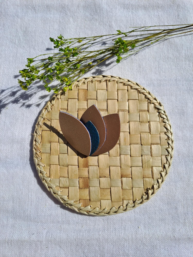 Pin's en matières végétales de céréales 