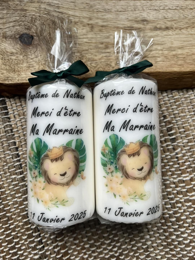 Bougie baptême, communion, naissance personnalisée lion feuillage et fleurs