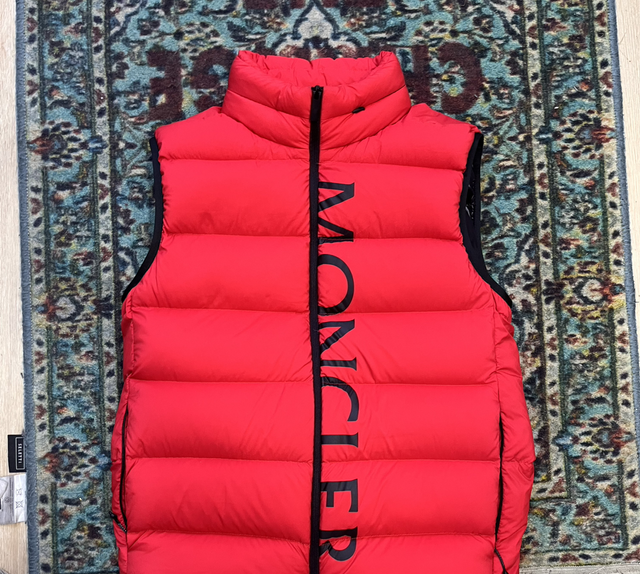 Moncler taglia 3 pre-own