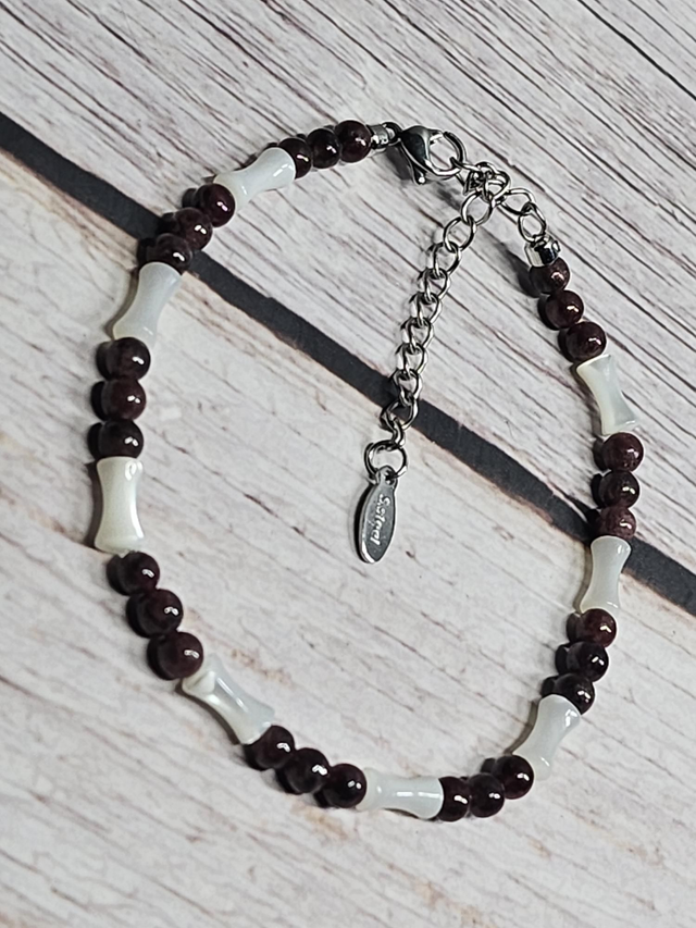 Bracelet Nacre &amp; Grenat 4 mm – Douceur &amp; Vitalité