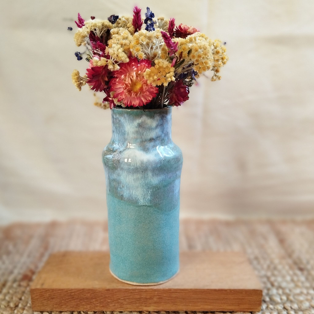 Vase, argile blanc, émail turquoise avec effets bleus