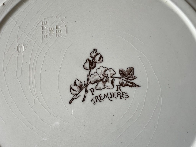 TREMIERES - Plat creux rond de la manufacture des Salins XIXème siècle - Terre de Fer