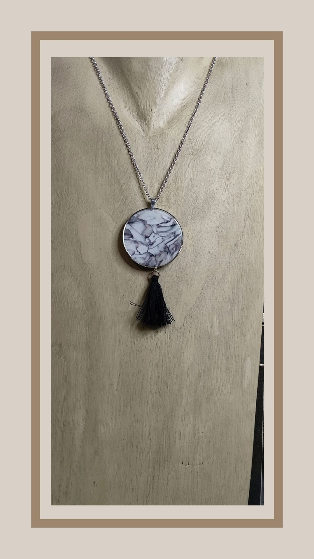 Collier fausse pierre rond