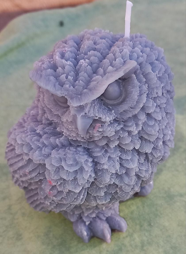 BeaCrea au plaisir d'offrir,les bougie fondante, vous propose cette magnifique bougie parfumé  hibou,parfums  
Prix : 8€