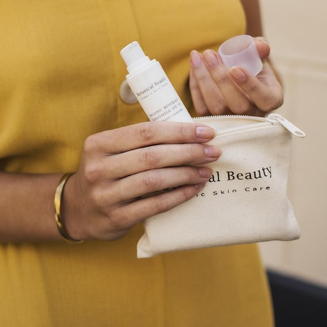 Toilettasje met mini Zonnemelk en Aloë Vera Gel