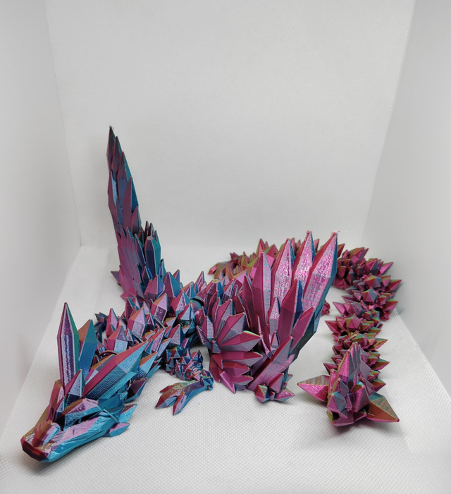 Dragon cristal avec des ailes 