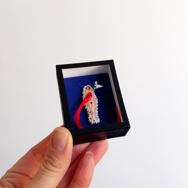 Dame au Coeur brodé