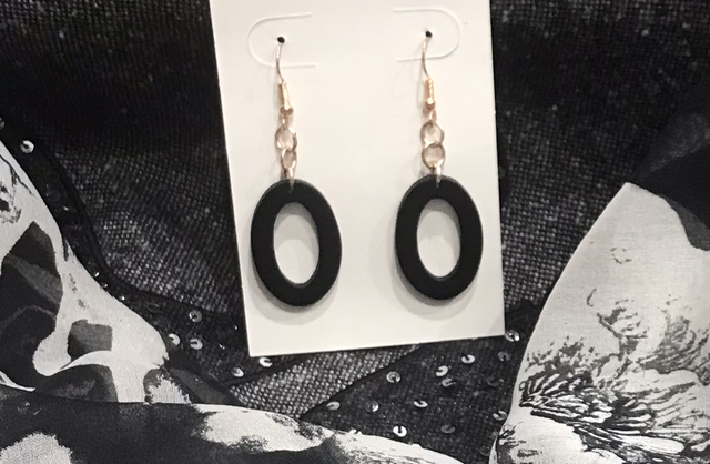 Black Dangling Earrings-BLKD20