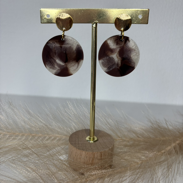 Boucles d’oreilles brunes et beige