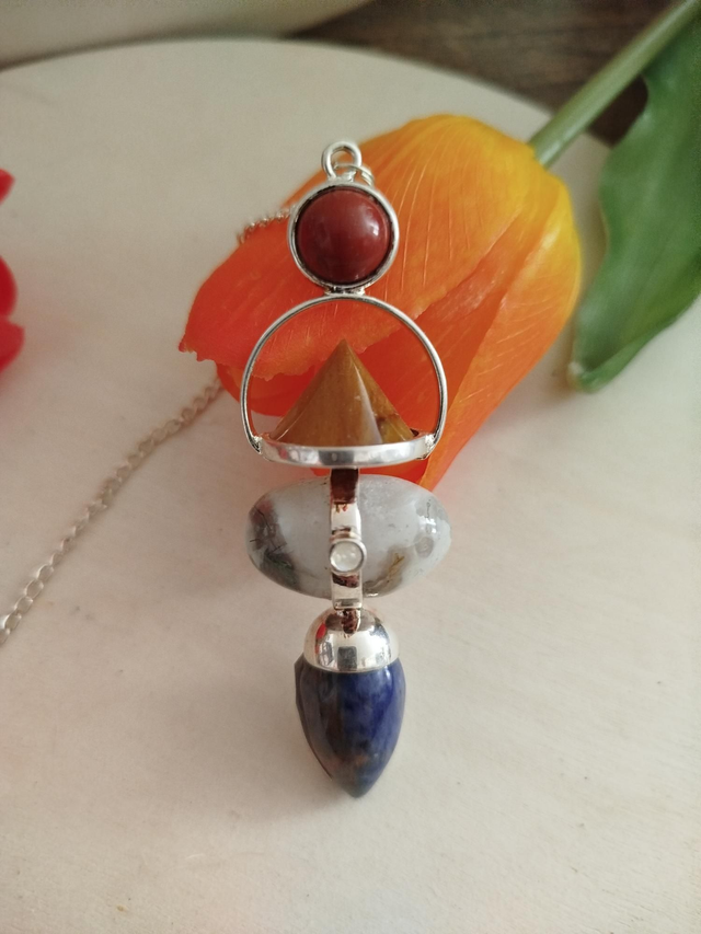 Pendule multi-pierres 