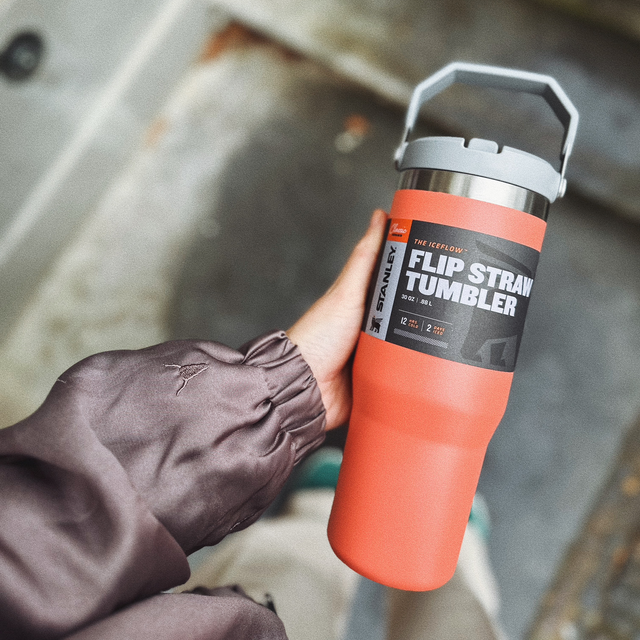 Stanley IceFlow™ Flip Straw Tumbler 0.89L Guava
