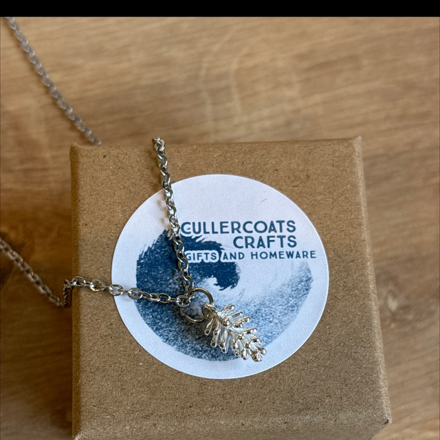 Pinecone necklace silver 