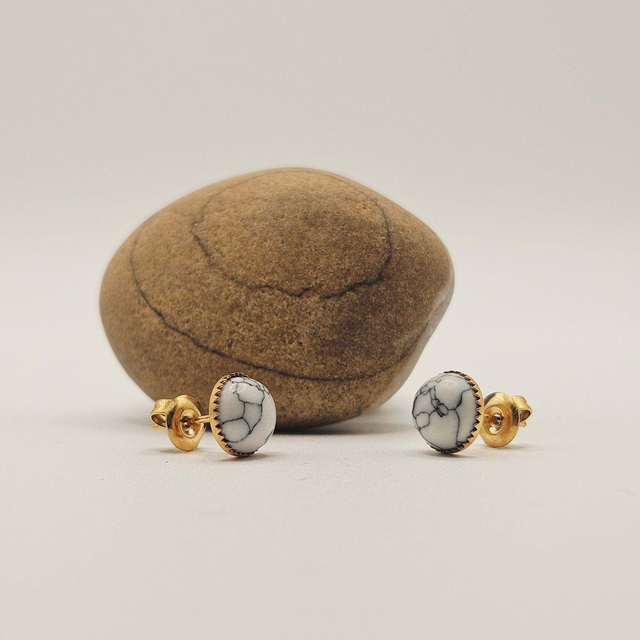 Clous d'oreilles Suzanne - howlite