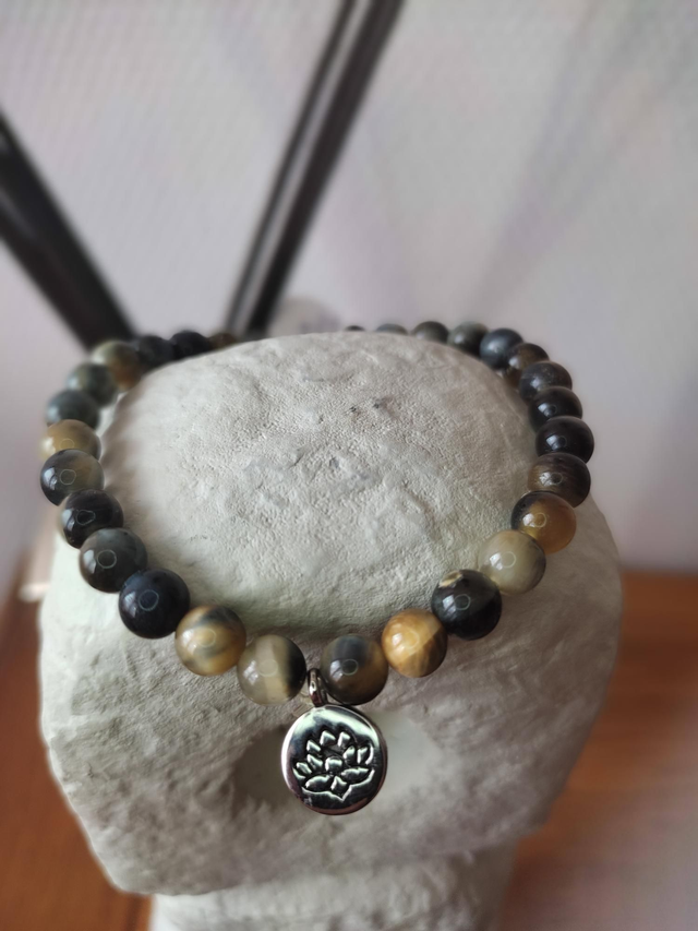 Œil De Tigre Blanc 6 Mm. Tête De Boudin En Acier Ou Fleur De Lotus En Acier Ou Décor Argent Tibétain