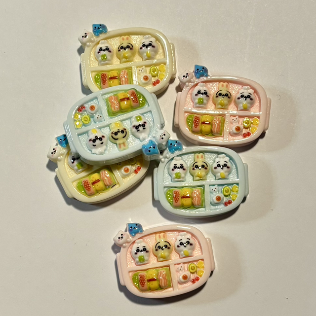 D- 4 cute plates of sushi kawaii style