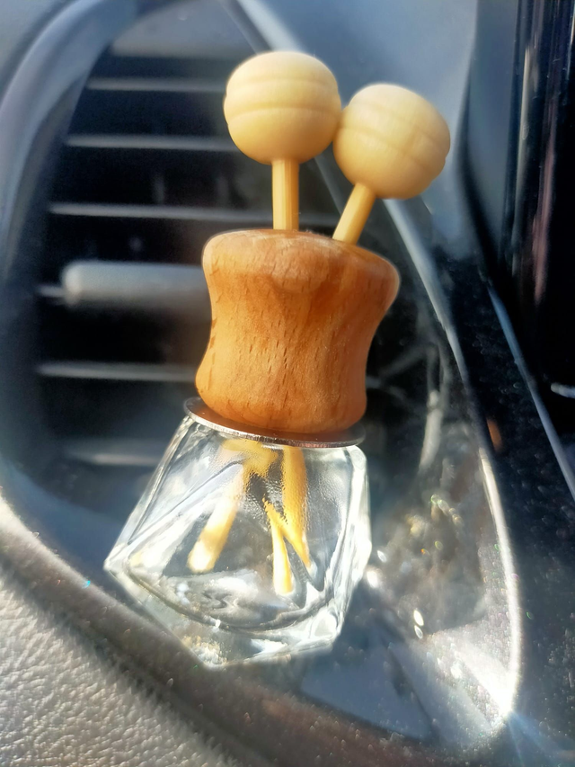 VERY VANILLA CAR DIFFUSER
