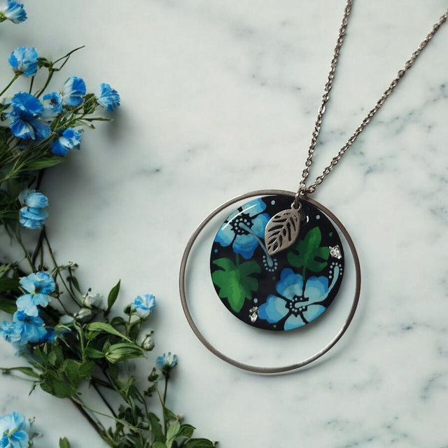 Collier dessiné Flora acier inoxydable bleu vert