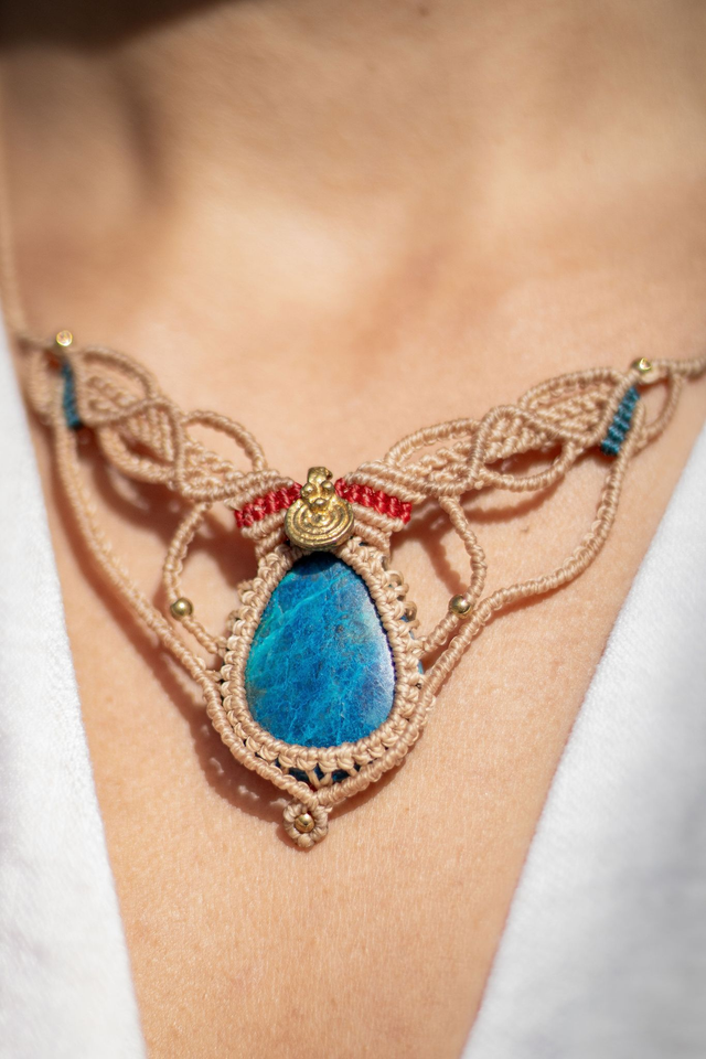 Collier micro-macramé Shattuckite 