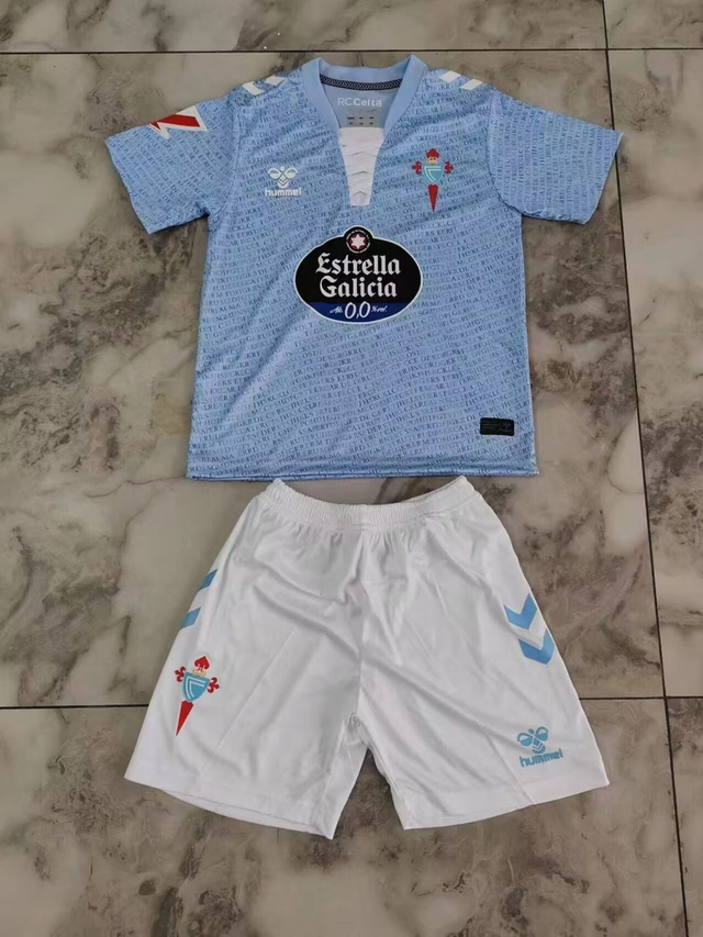 Conjunto camiseta + pantalón NIÑOS 1ª Celta de Vigo- 24-25