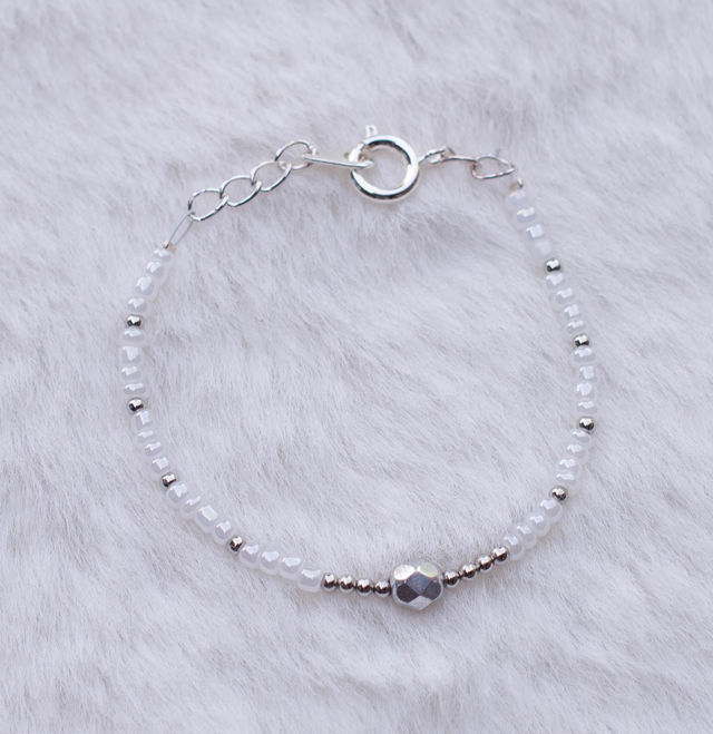 Bracelet blanc argenté 