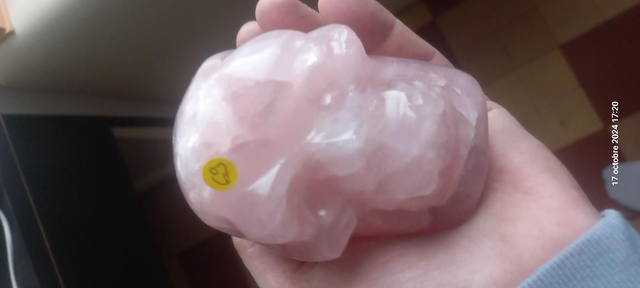 Crâne en quartz rose