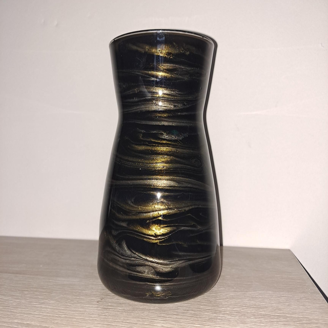 Black swirl vase