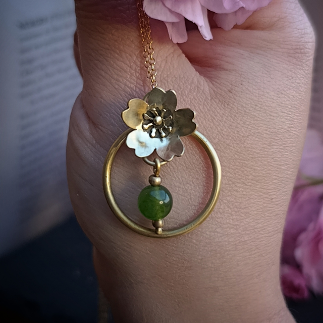 COLLECTION "SOLEIL LEVANT" - Pendentif "Sakuya-Himé" (vert)
