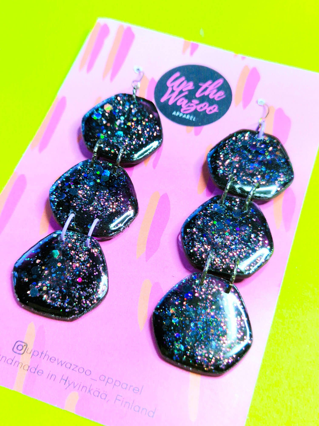 Last Song Before Home, uniikit statement-korvakorut