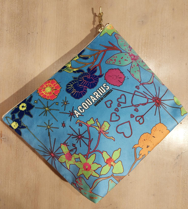 Orchidée Bleu. Pochette et trousse en velours.