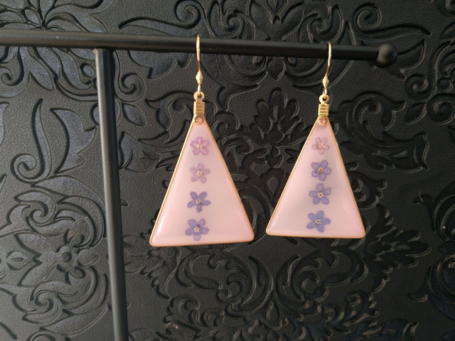 Boucles d'oreilles triangle fleurs de myosotis