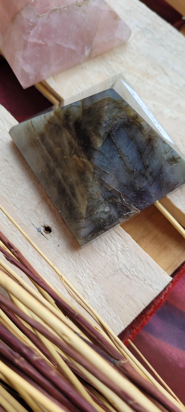 Labradorite Pyramide 