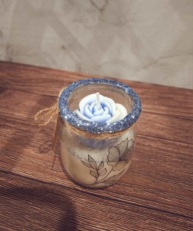 Pot de rose. Senteur Hibiscus/Framboise 