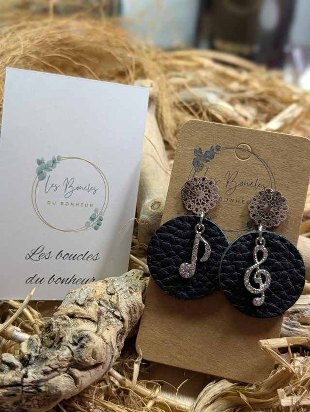 Boucles d'oreilles création variée note de musique cv009