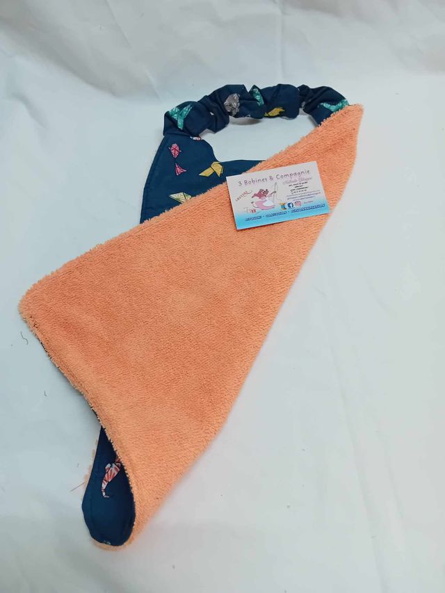 serviette élastiquée origami bleue foncée