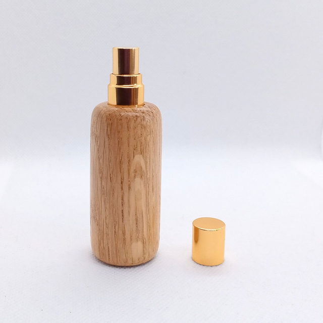 Atomiseur en Chêne monture dorée 2