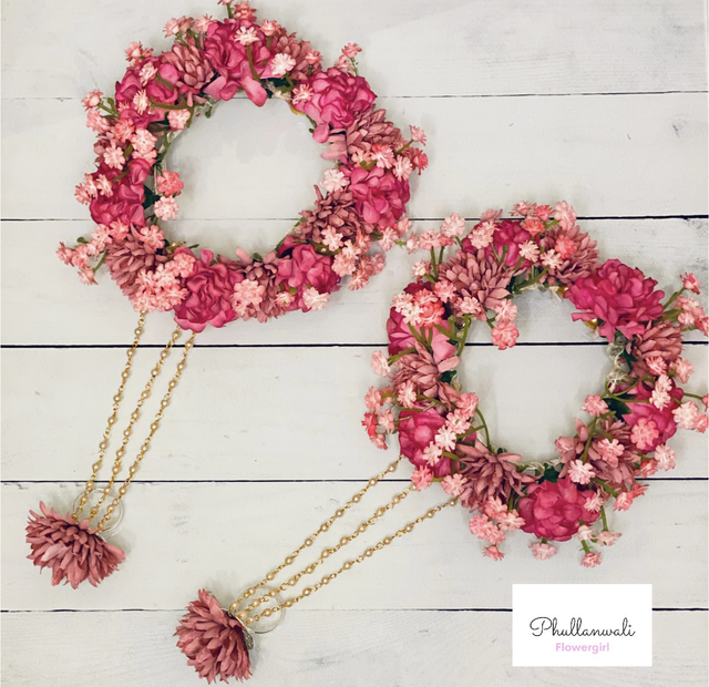 Wrist-ties with ring