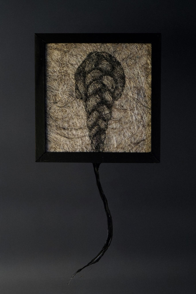 La jeune fille à la tresse en queue de poisson II