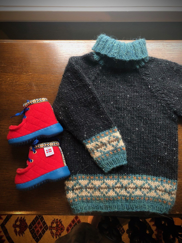 Qanik Sweater Kit - Col 06 - Children&#039;s - (Black Tweed Álafosslopi) - Wool &amp; Pattern - Linka Neumann
