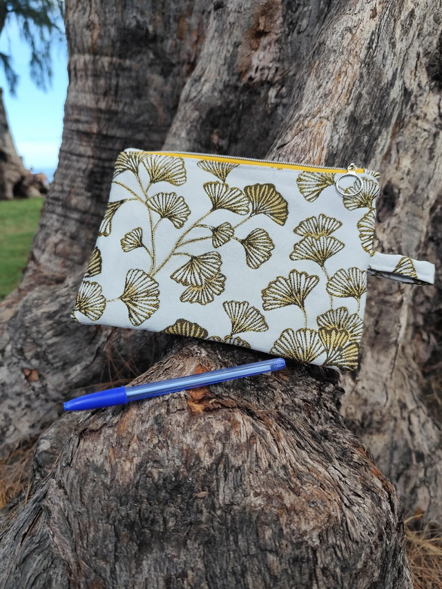 Pochette inspiration fleur de cerisier (dorée)