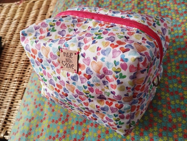 SEWING A ZIPPED CASE - Mon 26th Jan - 3:30 - 6:00 pm - Cost: £22 (£10 deposit, then £12 to be paid on the day)