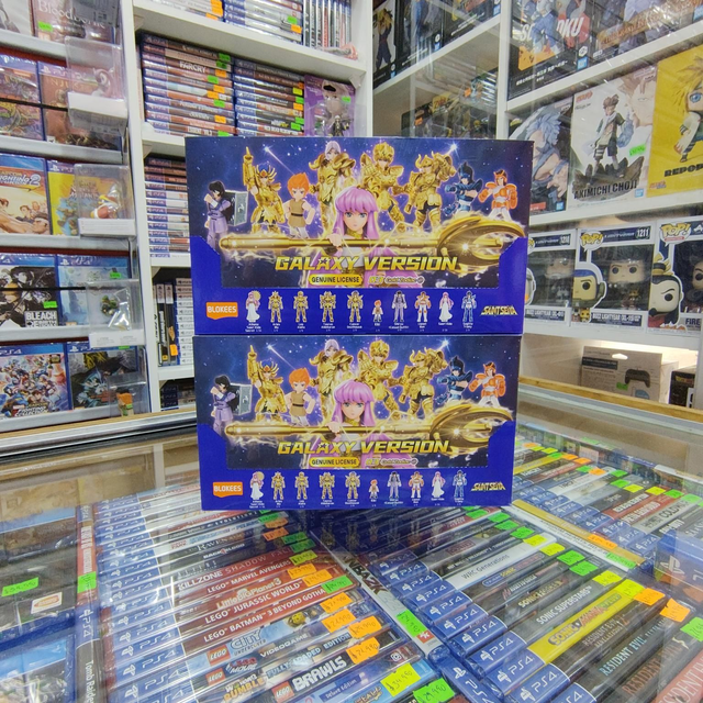 Model Kit De Blokees / Saint Seiya V03 Gold Zodiac - (1 figura al azar)