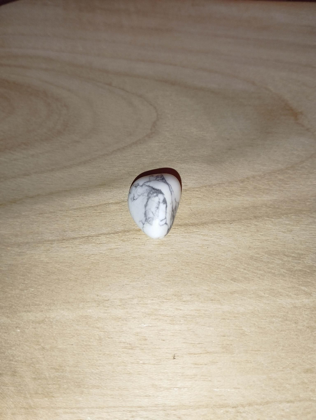 Howlite pierre roulée 