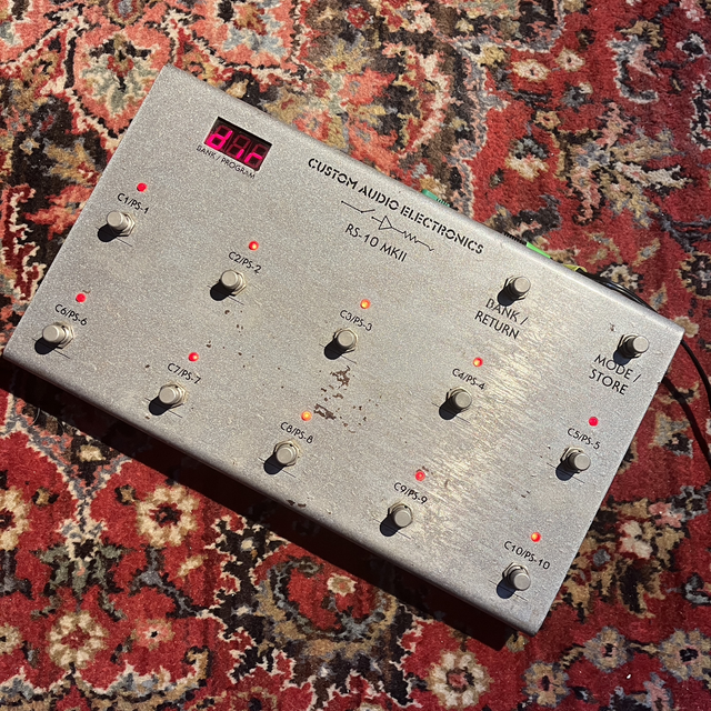 RARE Custom Audio Electronics RS 10 (Mark II) MIDI Foot Controller (Trusted by Steve Lukather, Steve Vai, Tom Delonge, Peter Frampton, ...)