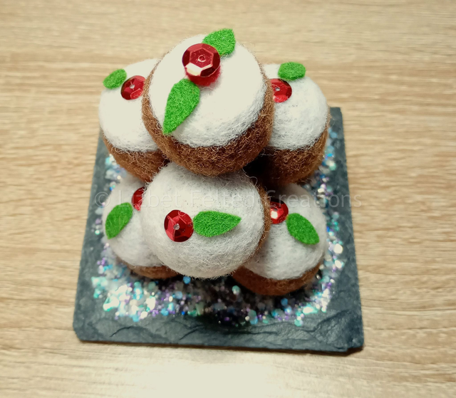 Christmas pudding decoration, felted Christmas pudding table decoration