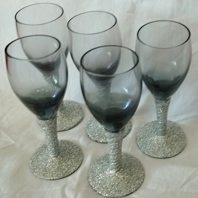 Set of 5 Hand Decorated  Small Silver Glitter Stemmed Sherry Glasses for Elegant Dining and Celebrations