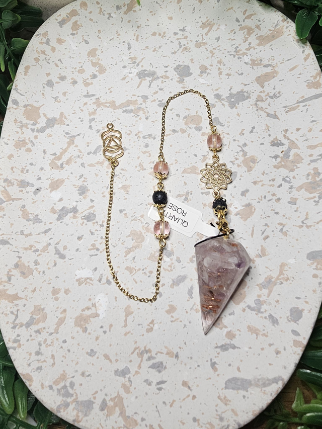 pendule de radiesthésie en pierre naturelle de quartz rose