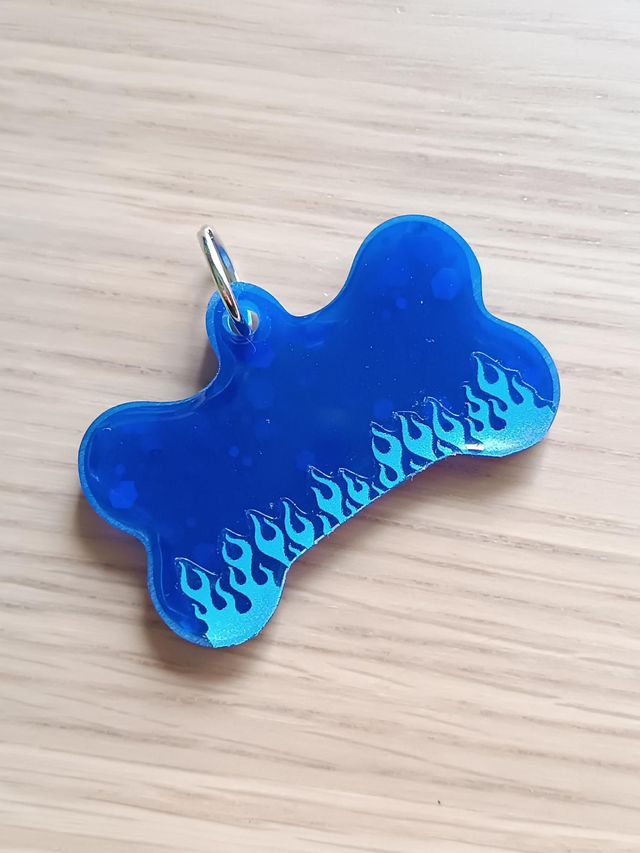 Chapa M - Nombre en Vinilo Blanco